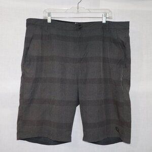 Gotcha Hybrid Mens 40 Gray Black Plaid flat front Shorts quick drying
